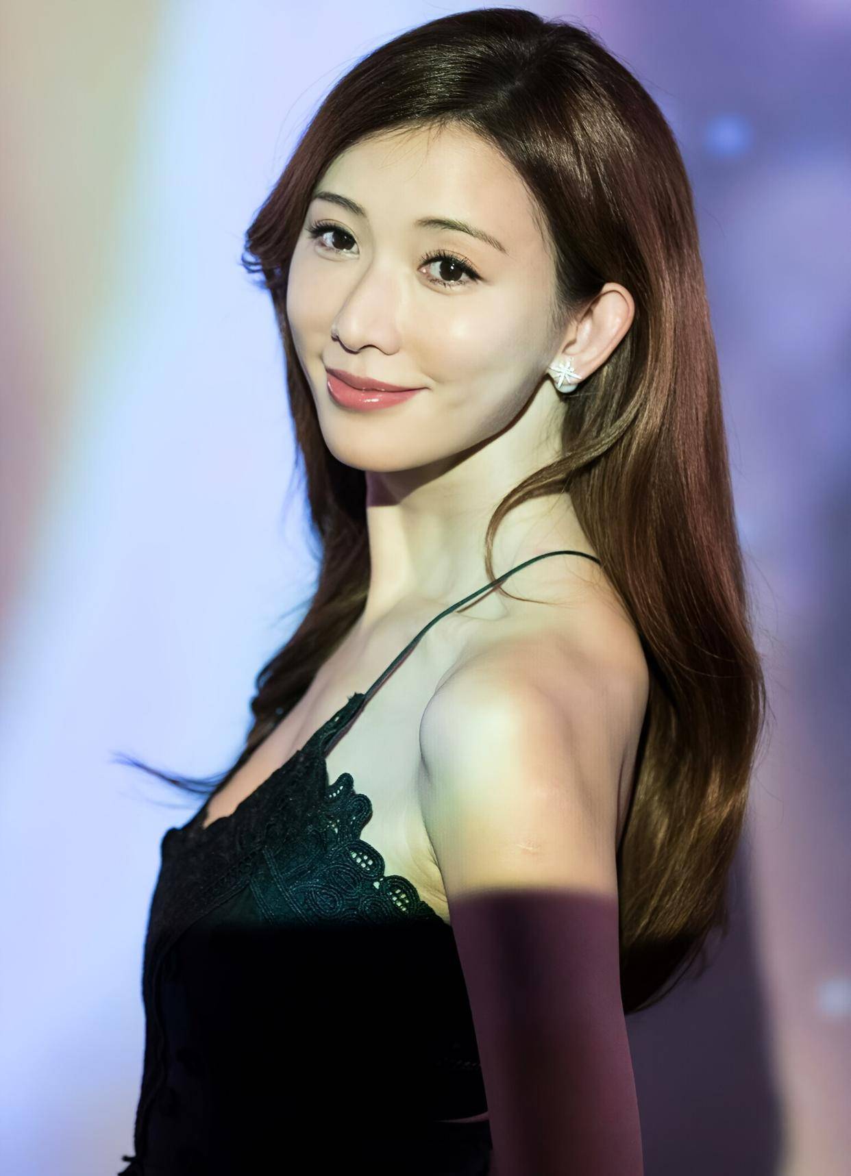 林志玲 49 岁穿蕾丝裙凹凸有致太撩人,网友酸 “可惜去日本”?这审美太双标!-6 林志玲 49 岁穿蕾丝裙凹凸有致太撩人,网友酸 “可惜去日本”?这审美太双标!