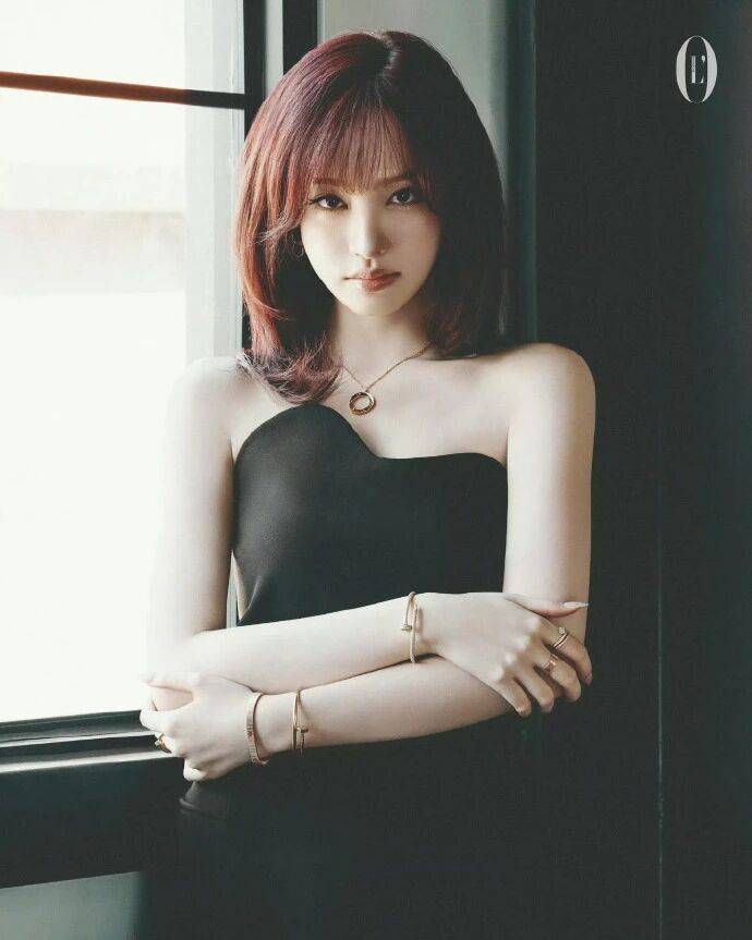 Liz 这波新加坡版 L\'Officiel 封面,是把卡地亚奢柔焊在甜妹骨相里的锐甜教科书-6 Liz 这波新加坡版 L'Officiel 封面,是把卡地亚奢柔焊在甜妹骨相里的锐甜教科书