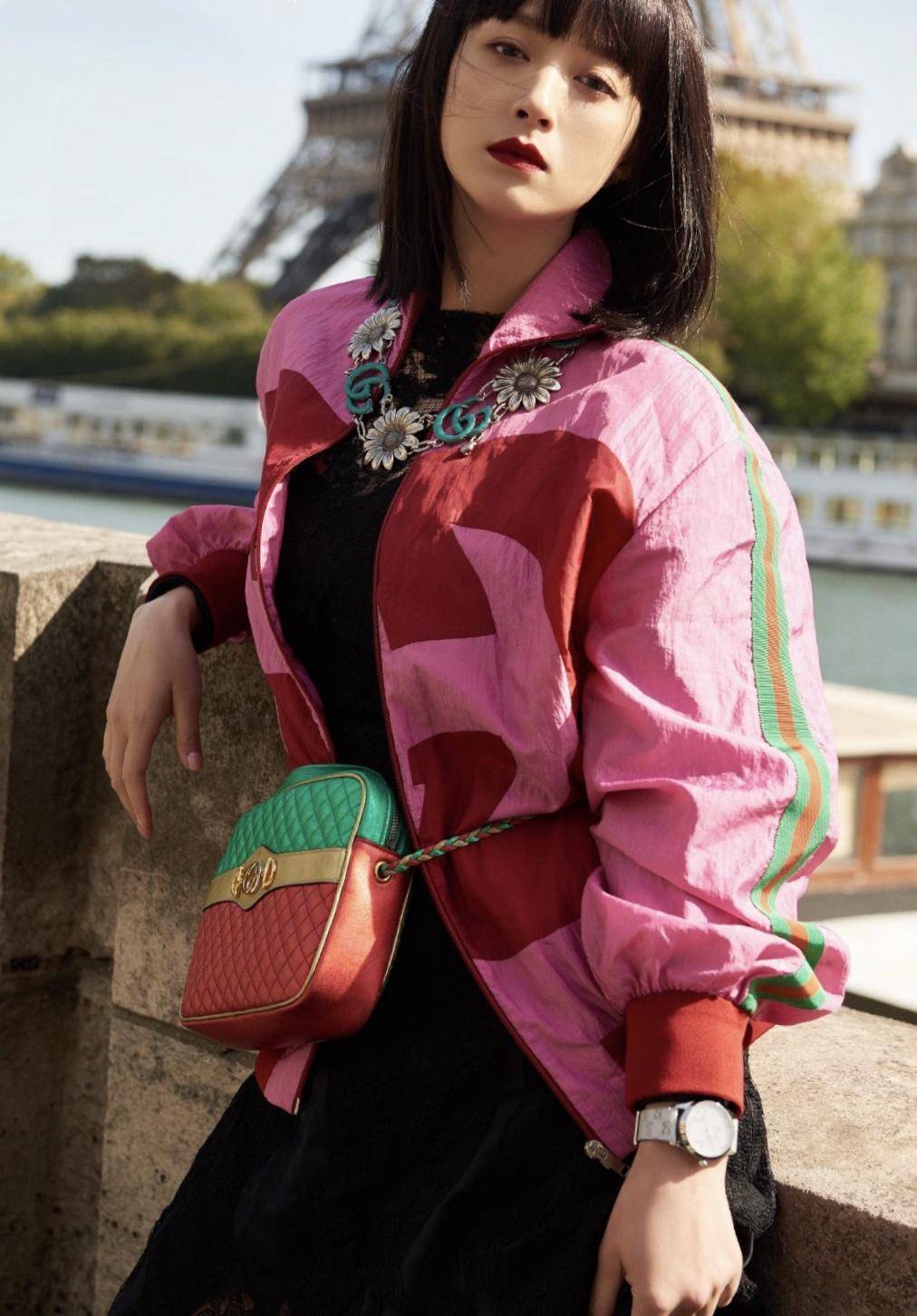 蒋欣瘦了超任性,大衣长筒靴街拍,齐刘海冷艳又高级-9 蒋欣瘦了超任性,大衣长筒靴街拍,齐刘海冷艳又高级