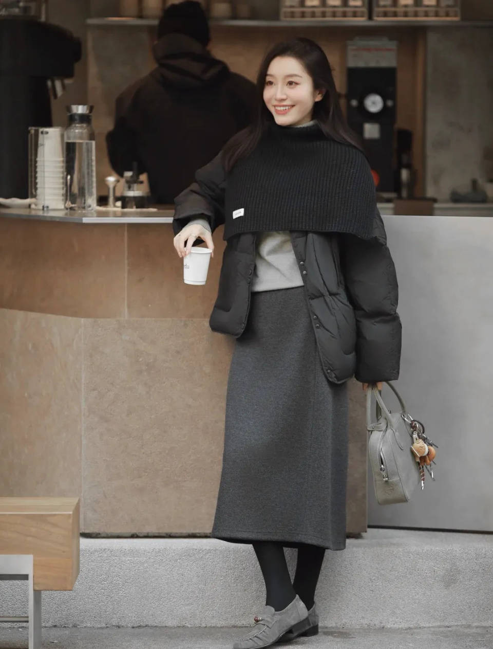 冬天这几件“羽绒服”太时髦，搭配裤子与裙子更显高级，保暖舒适