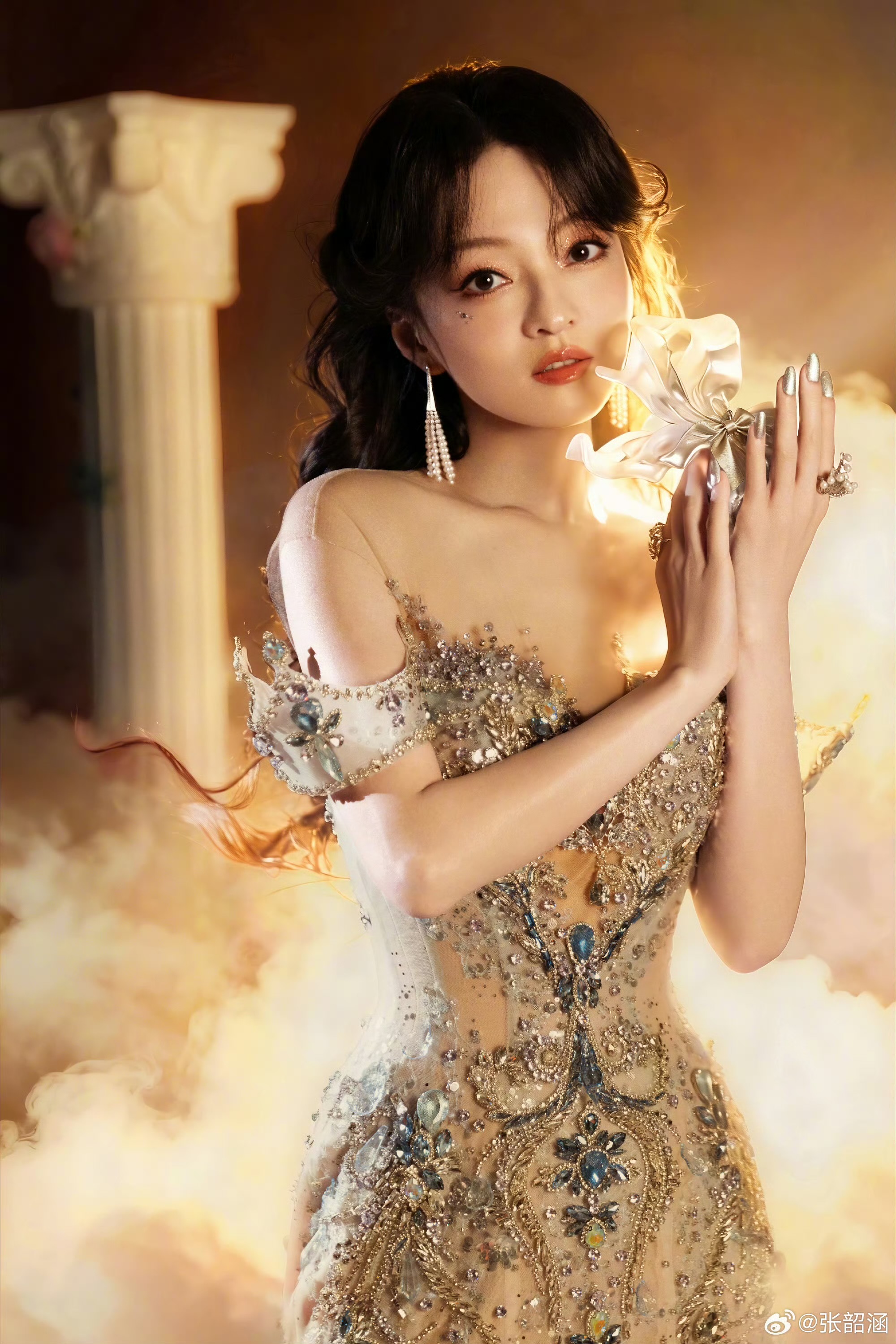 张韶涵2025B站跨年晚会梦幻造型