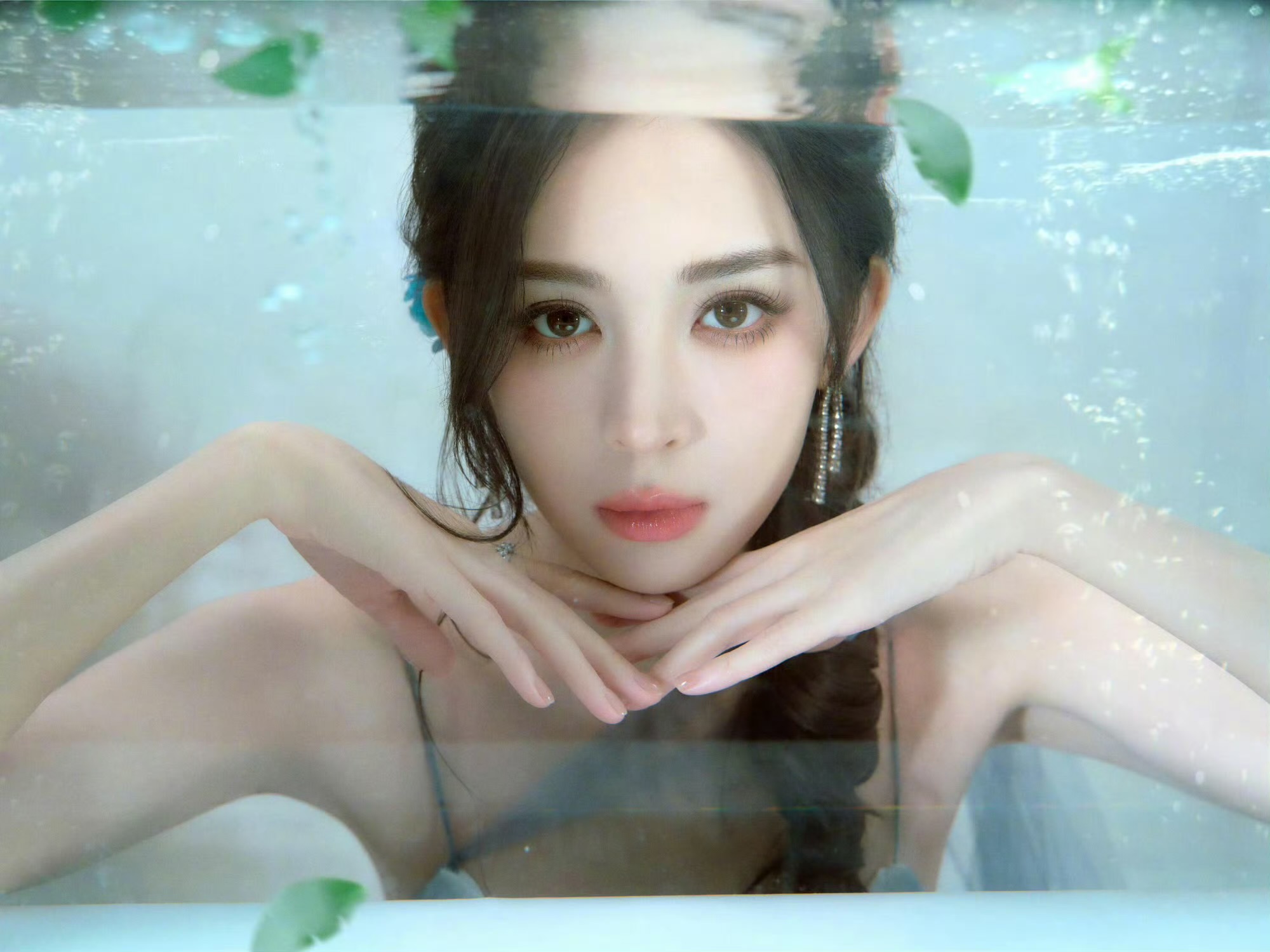 古力娜扎黑发薄纱森系少女氛围感