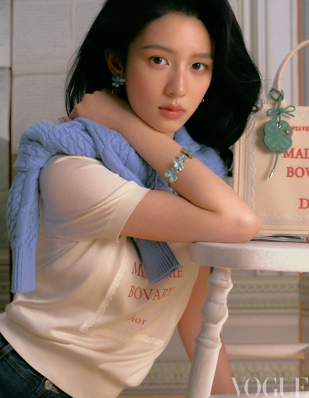 周也2026年VOGUE书中漫游大片