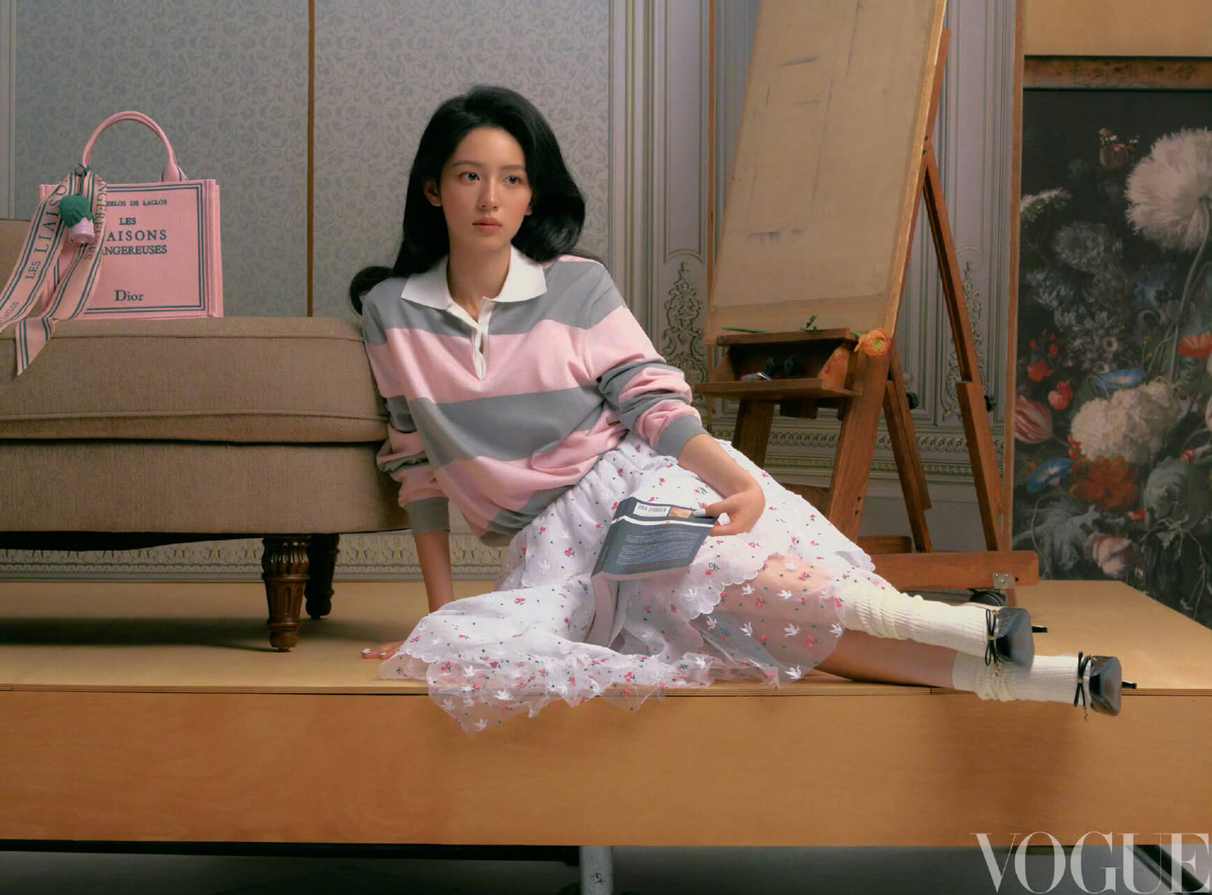 周也2026年VOGUE书中漫游大片