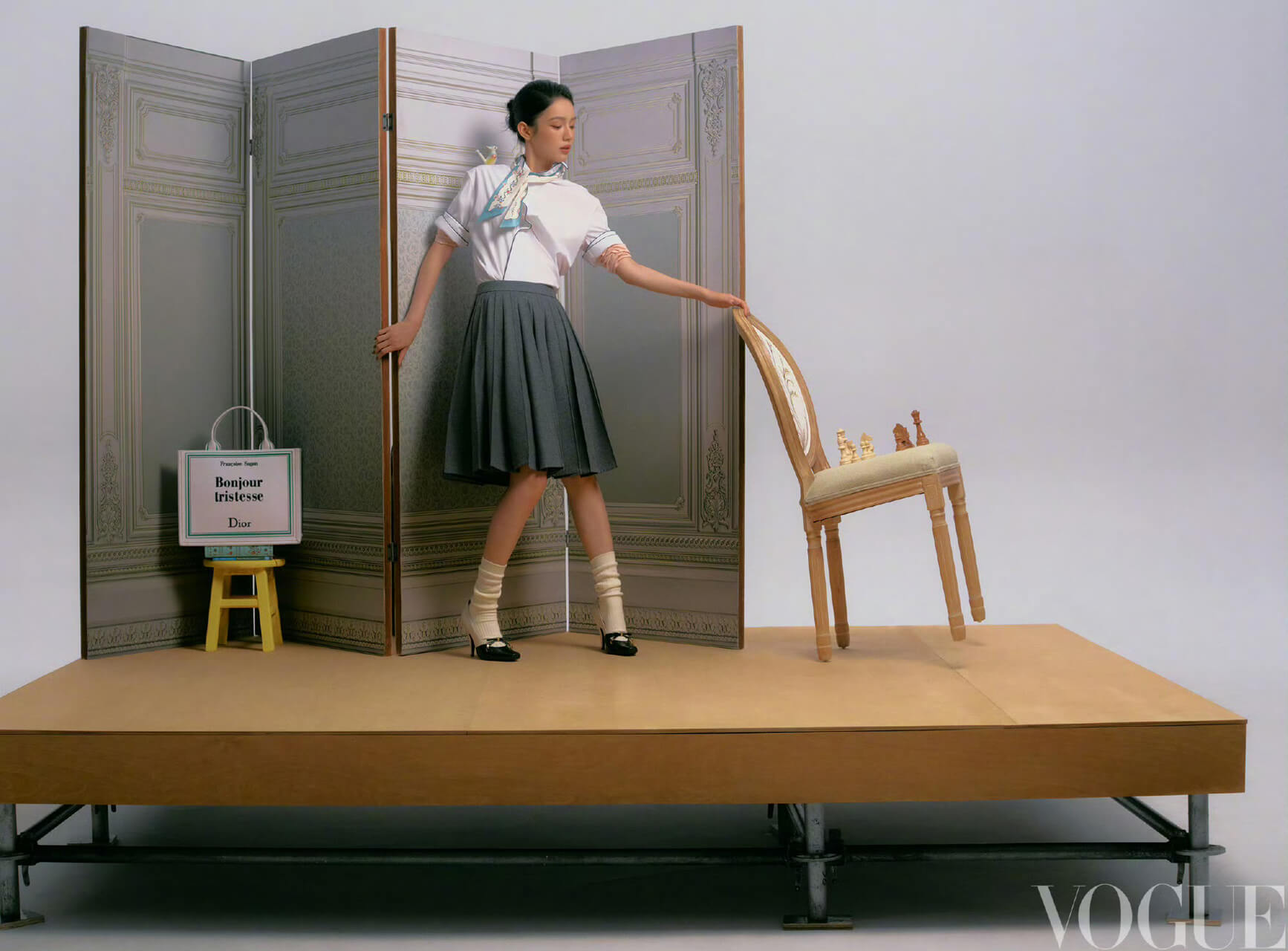 周也2026年VOGUE书中漫游大片