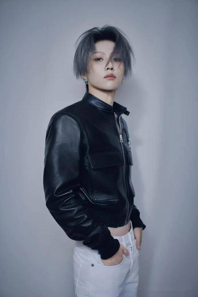 刘雨昕 ×Dior:黑白锋芒间,解锁优雅与利落的时尚平衡-9 刘雨昕 ×Dior:黑白锋芒间,解锁优雅与利落的时尚平衡