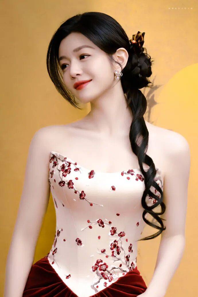 陈妍希穿腊梅白衣红裙露出事业线!曼妙身材性感撩人-1 陈妍希穿腊梅白衣红裙露出事业线!曼妙身材性感撩人