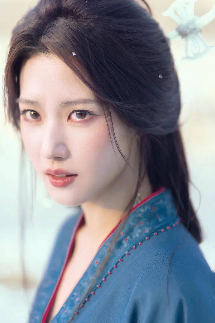 卢昱晓战国袍造型美爆了!清冷破碎忧伤感被赞乱世神女-1 卢昱晓战国袍造型美爆了!清冷破碎忧伤感被赞乱世神女