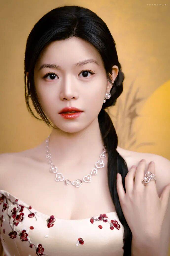 陈妍希穿腊梅白衣红裙露出事业线!曼妙身材性感撩人-3 陈妍希穿腊梅白衣红裙露出事业线!曼妙身材性感撩人