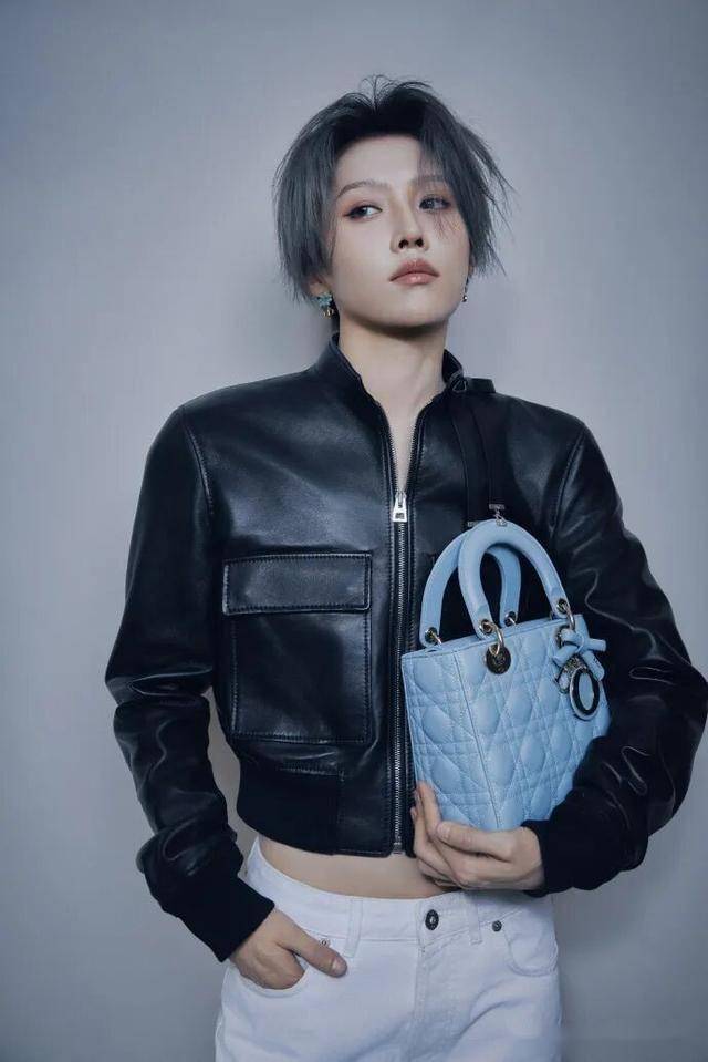 刘雨昕 ×Dior:黑白锋芒间,解锁优雅与利落的时尚平衡-6 刘雨昕 ×Dior:黑白锋芒间,解锁优雅与利落的时尚平衡