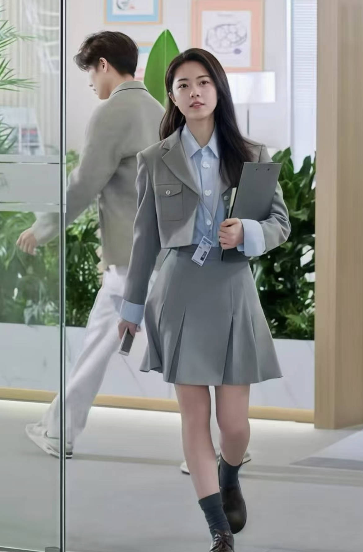 江浙沪富家女与企二代联姻如此甜，比撒糖戏码更有看头的是赵今麦的穿搭