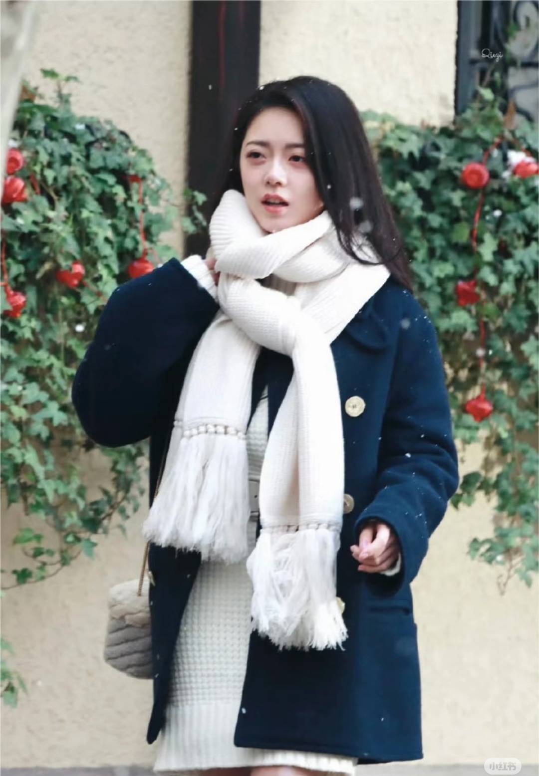 江浙沪富家女与企二代联姻如此甜，比撒糖戏码更有看头的是赵今麦的穿搭