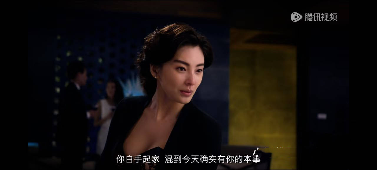 张雨绮晒泳衣照跨年身材丰满凹凸有致，肥而不腻是气血充足的美