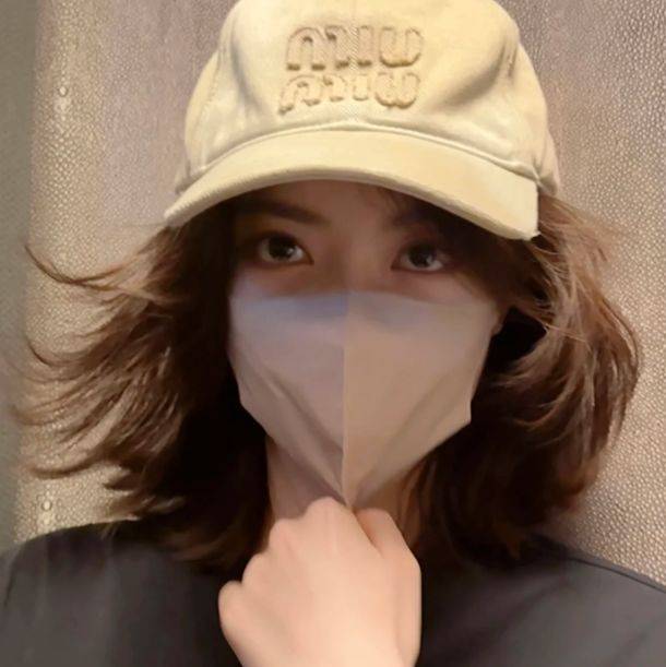 半面藏暖，眉眼赴春 —— 新年口罩妆氛围感指南