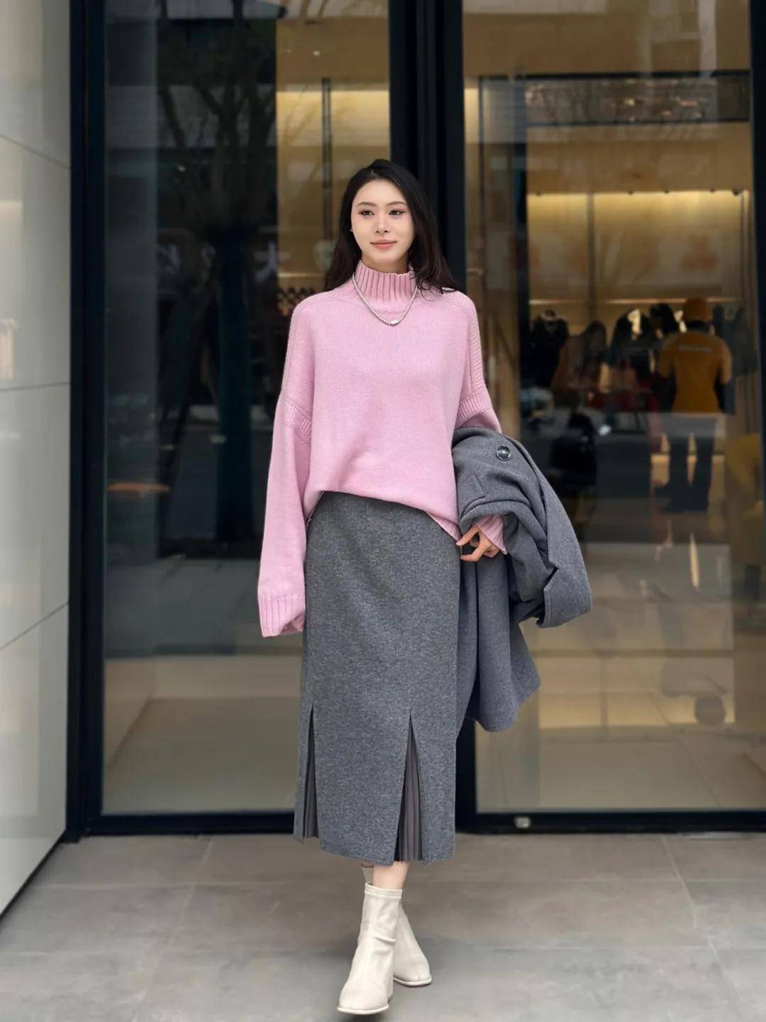 今年冬天最减龄的6组配色穿搭，显白又高级