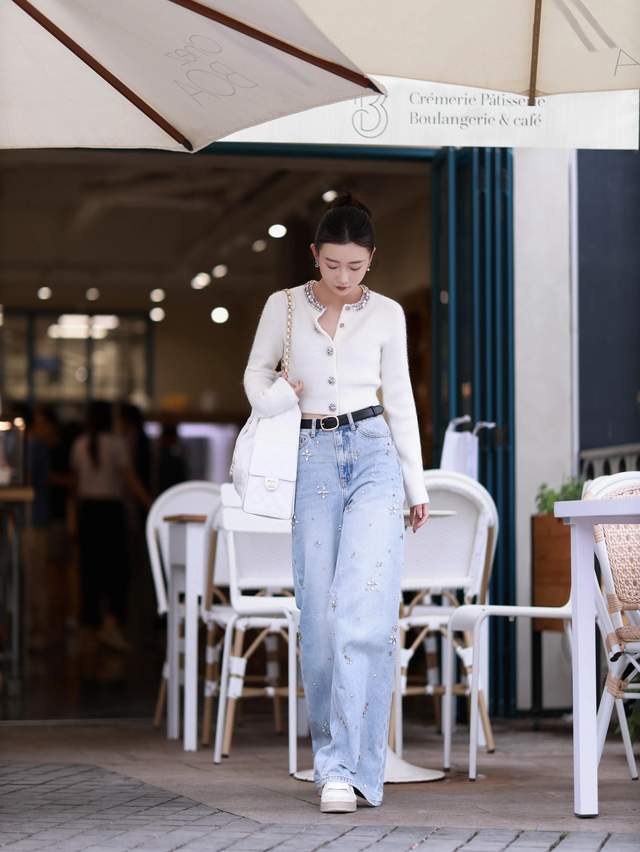 早春别乱穿！毛衣 + 阔腿裤才是王炸组合，简约时尚又显瘦