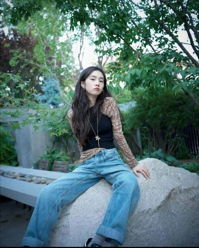 20岁黄多多好漂亮清冷破碎感！若忧郁是天赋，她天赋异禀