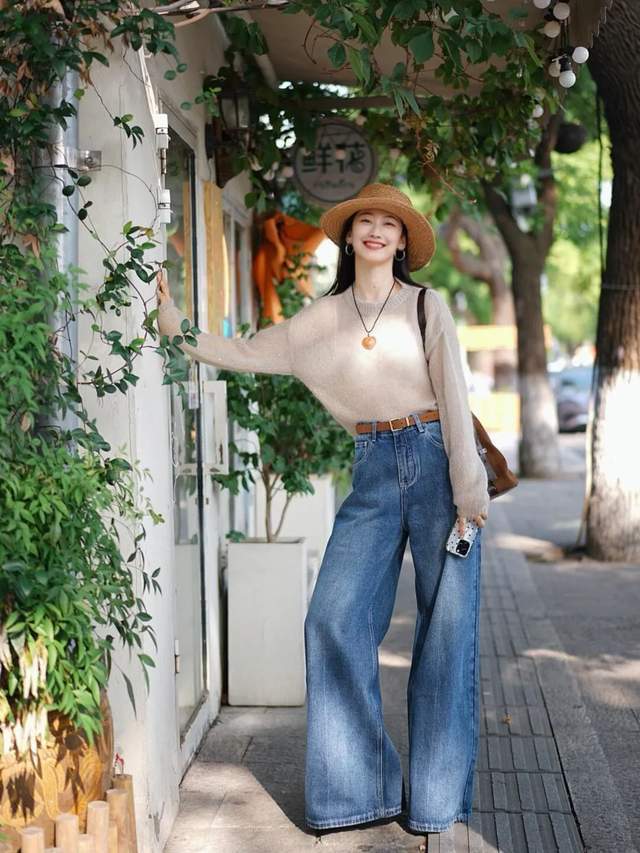 早春别乱穿！毛衣 + 阔腿裤才是王炸组合，简约时尚又显瘦