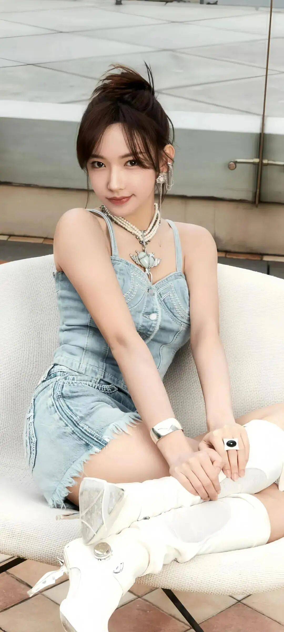 程潇素颜皮肤状态绝佳！雪肤干净剔透身材火辣美若天仙