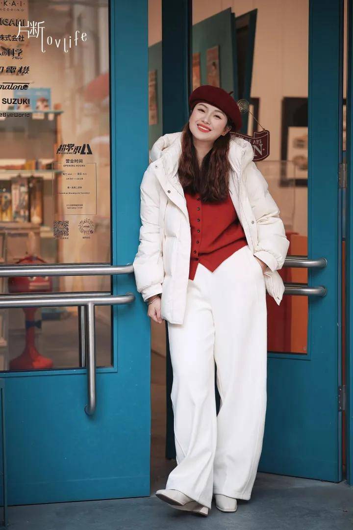 今年冬天最减龄的6组配色穿搭，显白又高级