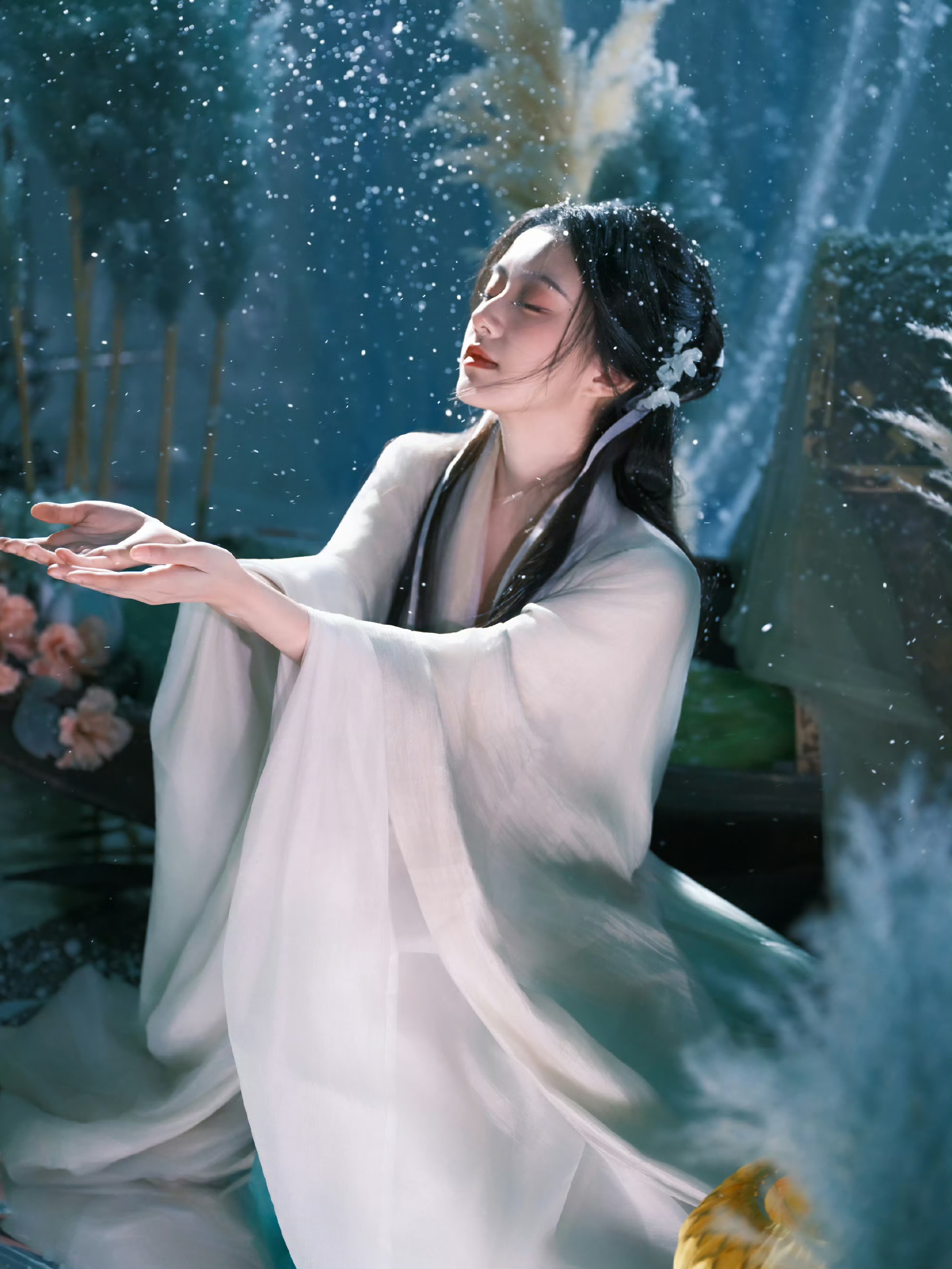 包上恩古风写真：白衣执剑，解锁清冷仙侠感