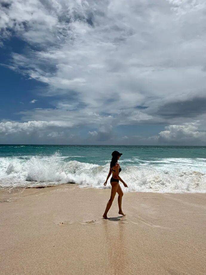 菅纫姿晒比基尼泳装露出事业线!魔鬼身材性感火辣-7 菅纫姿晒比基尼泳装露出事业线!魔鬼身材性感火辣