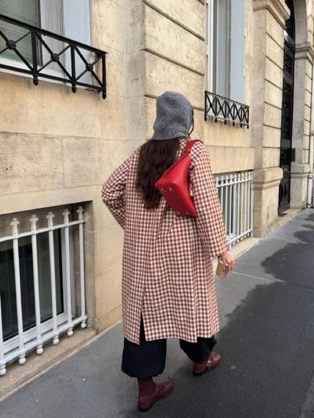 学习ins博主florettenacer的氛围感穿搭风格