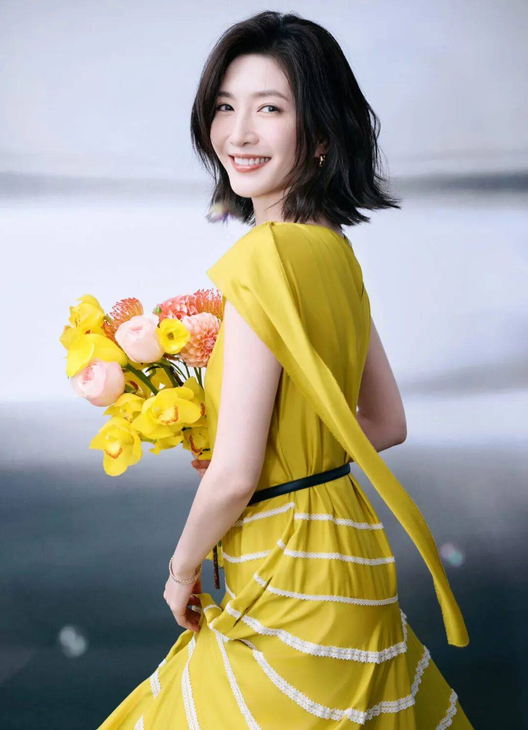 江疏影才是“普通人穿搭天花板”!两套造型封神,照搬也能美出圈-5 江疏影才是“普通人穿搭天花板”!两套造型封神,照搬也能美出圈