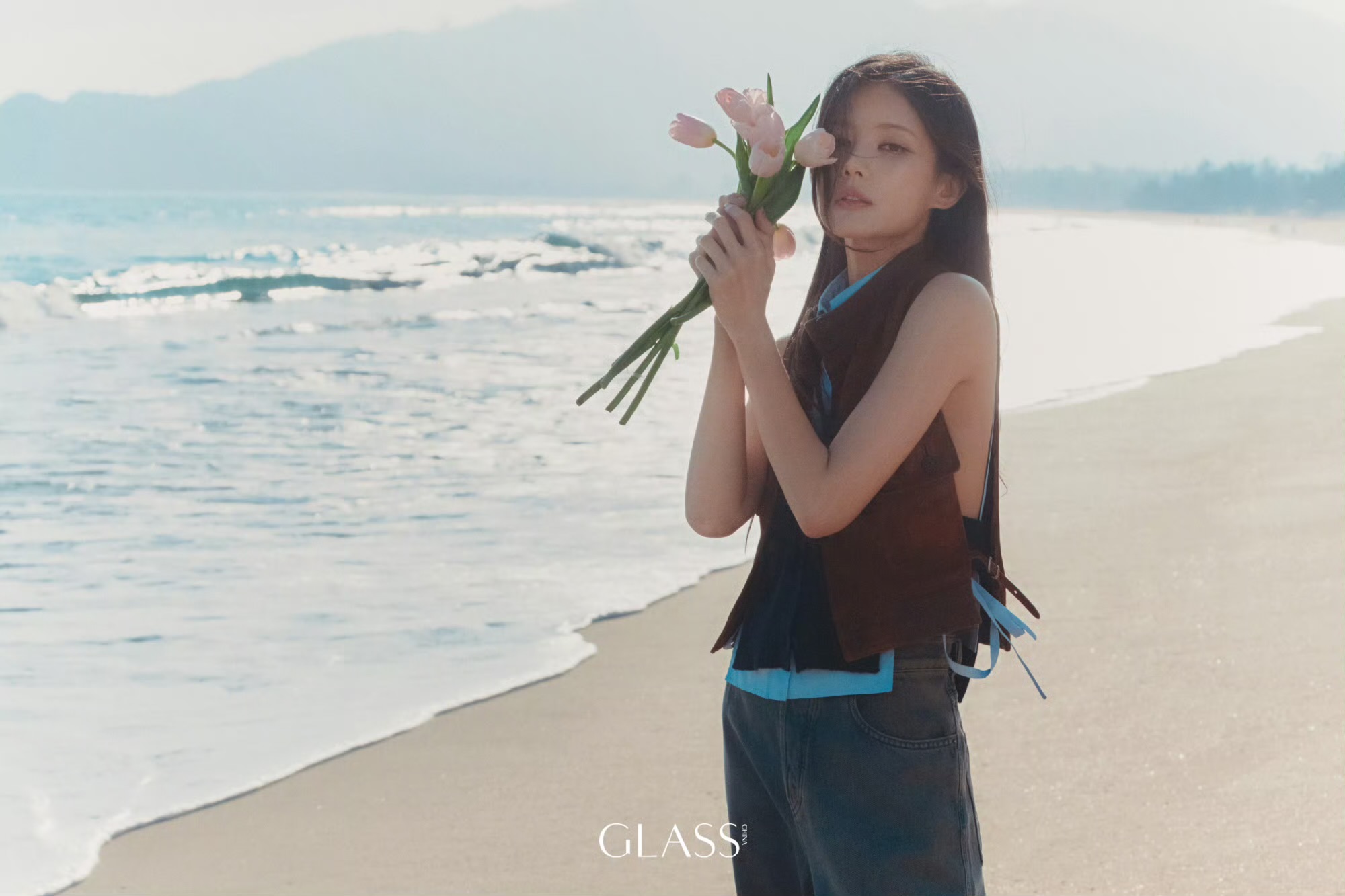 李一桐GLASS四月刊时尚封面大片