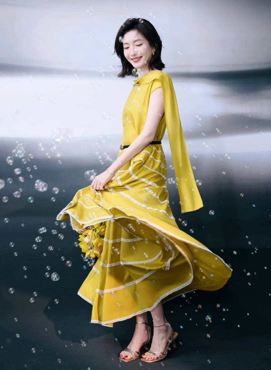 江疏影才是“普通人穿搭天花板”!两套造型封神,照搬也能美出圈-4 江疏影才是“普通人穿搭天花板”!两套造型封神,照搬也能美出圈