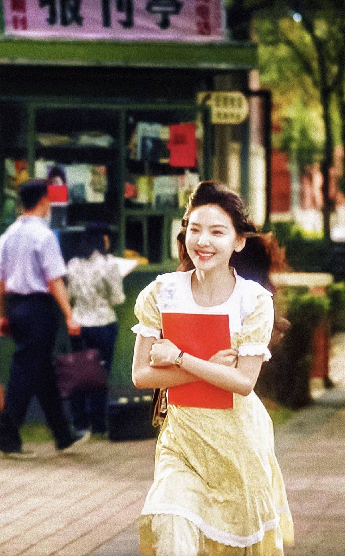 不愧是宅男女神,章若楠《冬去春来》15套穿搭演绎90年代女神穿搭-1 不愧是宅男女神,章若楠《冬去春来》15套穿搭演绎90年代女神穿搭