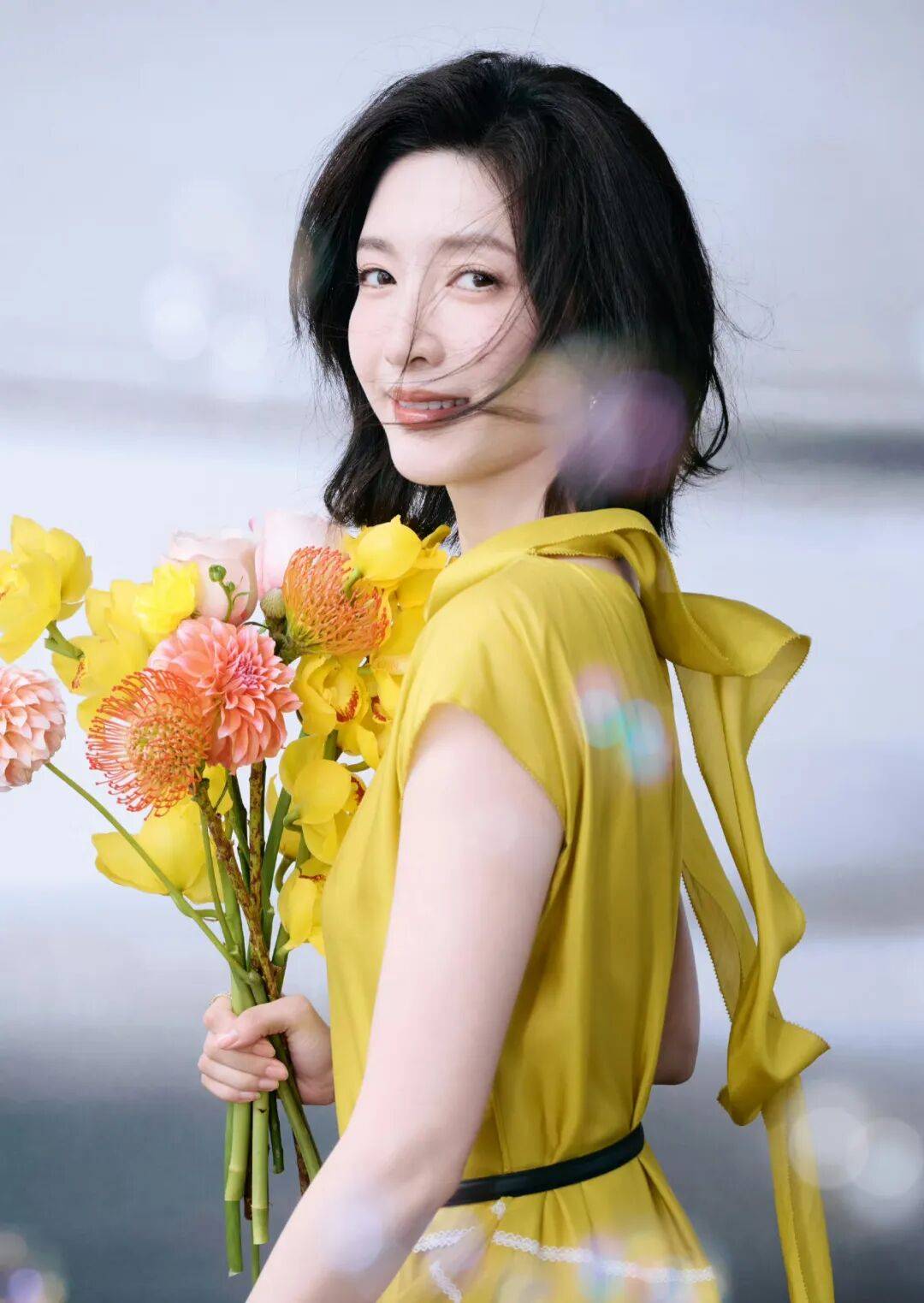 江疏影才是“普通人穿搭天花板”!两套造型封神,照搬也能美出圈-6 江疏影才是“普通人穿搭天花板”!两套造型封神,照搬也能美出圈