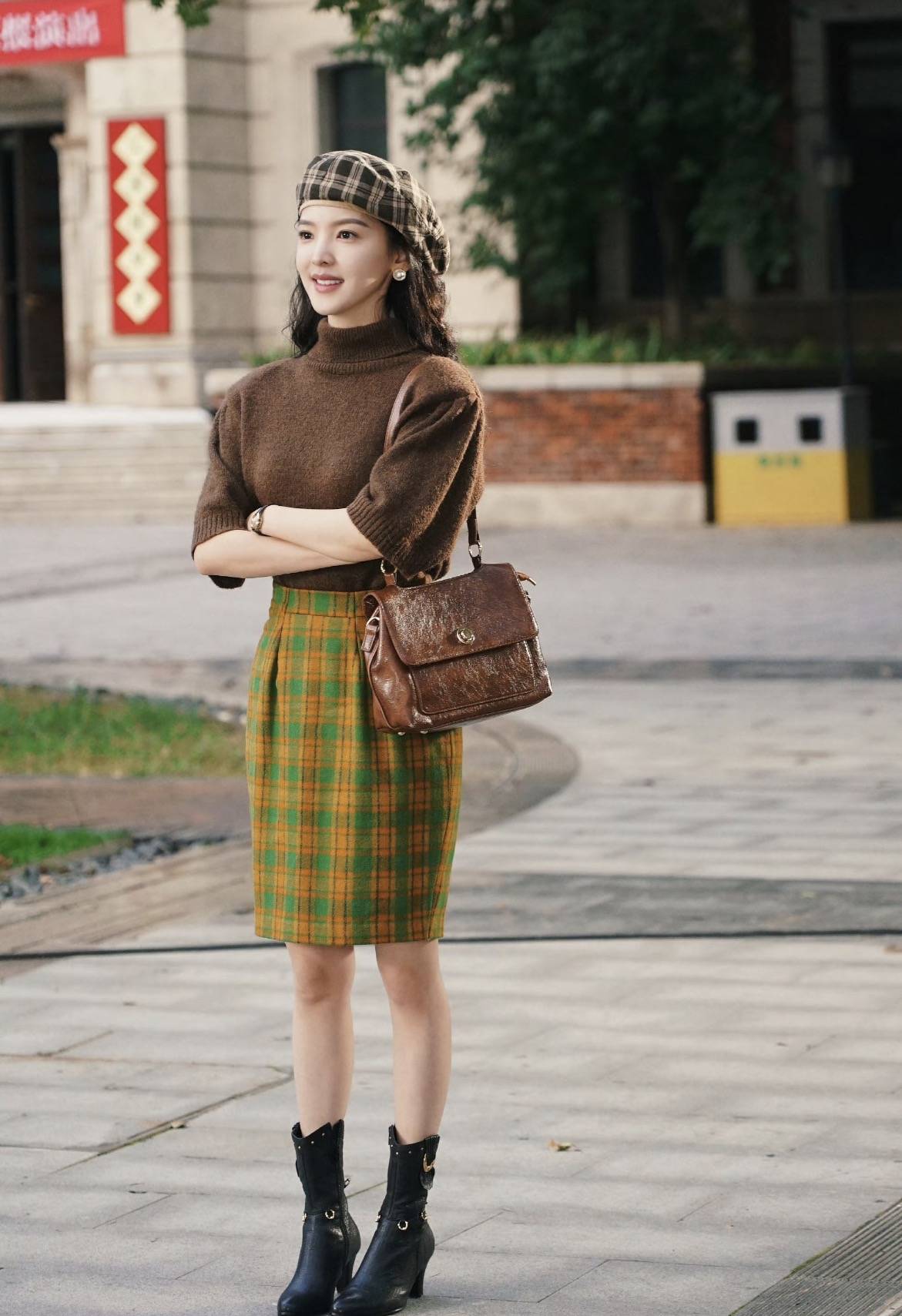 不愧是宅男女神,章若楠《冬去春来》15套穿搭演绎90年代女神穿搭-14 不愧是宅男女神,章若楠《冬去春来》15套穿搭演绎90年代女神穿搭