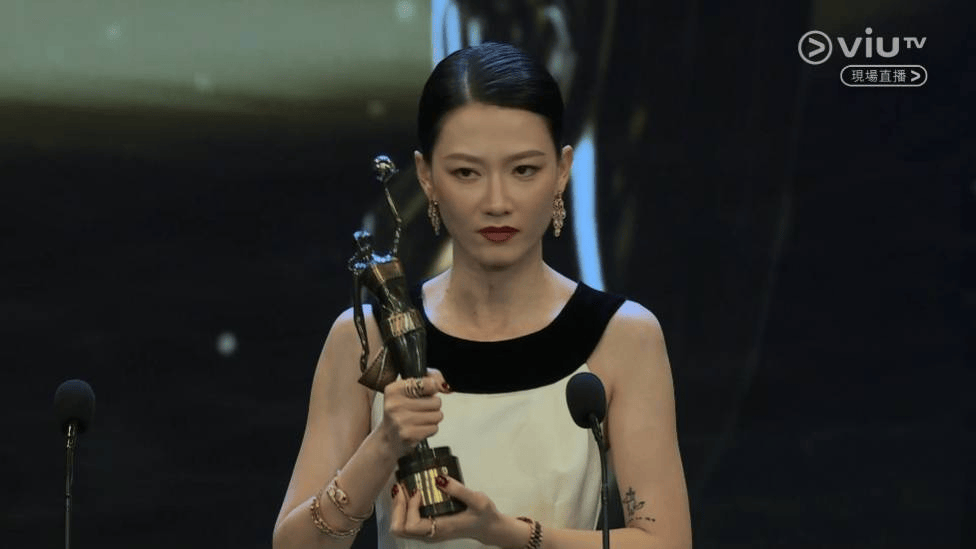 从无名之辈到金像奖影后，她终于闯出来了！