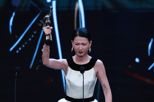 从无名之辈到金像奖影后，她终于闯出来了！