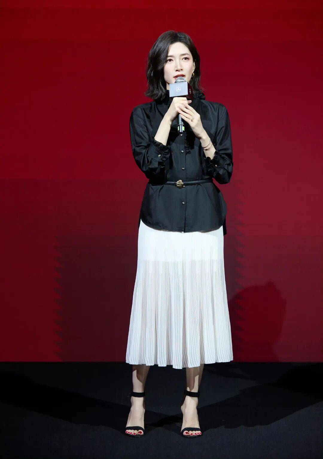 江疏影才是“普通人穿搭天花板”!两套造型封神,照搬也能美出圈-8 江疏影才是“普通人穿搭天花板”!两套造型封神,照搬也能美出圈