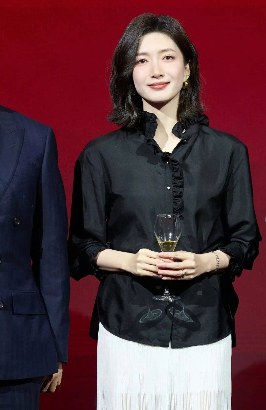 江疏影才是“普通人穿搭天花板”!两套造型封神,照搬也能美出圈-7 江疏影才是“普通人穿搭天花板”!两套造型封神,照搬也能美出圈