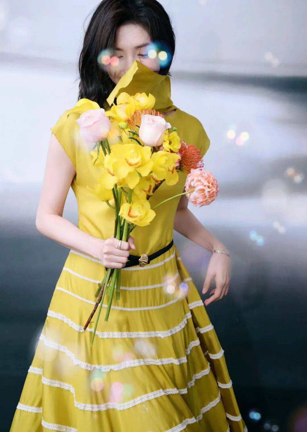 江疏影才是“普通人穿搭天花板”!两套造型封神,照搬也能美出圈-3 江疏影才是“普通人穿搭天花板”!两套造型封神,照搬也能美出圈