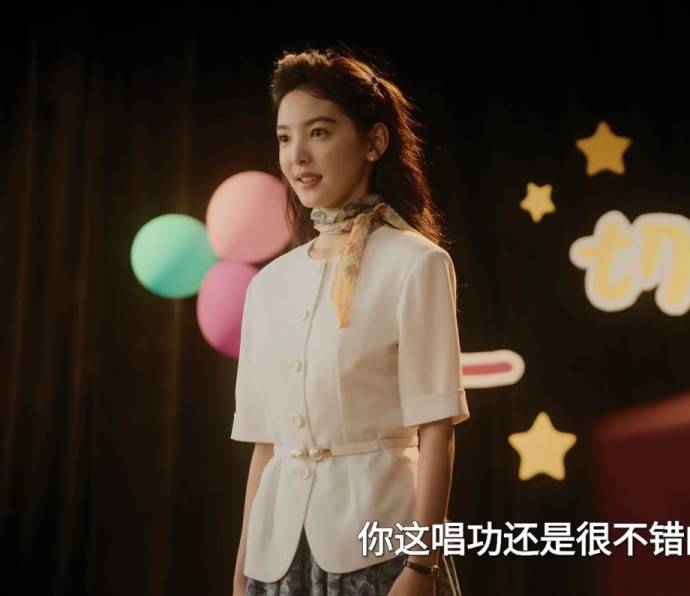 不愧是宅男女神,章若楠《冬去春来》15套穿搭演绎90年代女神穿搭-2 不愧是宅男女神,章若楠《冬去春来》15套穿搭演绎90年代女神穿搭