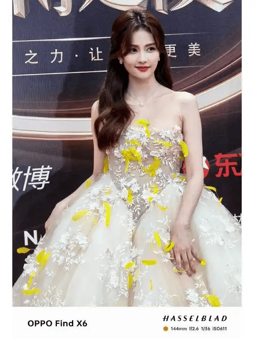 白鹿性感写真肌肤白皙身材火辣！被赞高级感天花板