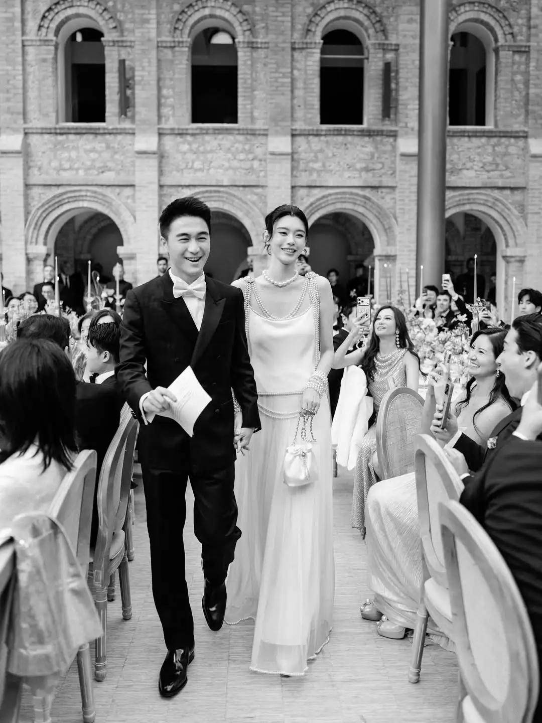奚梦瑶戴卡地亚登Vogue封面,四太送她定情珠宝!嫁给豪门也嫁给爱情-4 奚梦瑶戴卡地亚登Vogue封面,四太送她定情珠宝!嫁给豪门也嫁给爱情