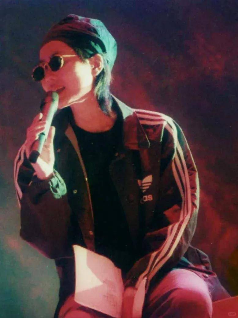 《歌手》舞台上的窦靖童,声音和造型都很孝顺妈咪王菲-7 《歌手》舞台上的窦靖童,声音和造型都很孝顺妈咪王菲