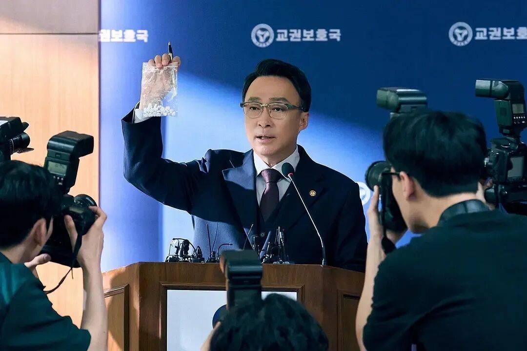 女老师被杀尺度大胆!Netflix韩剧《铁拳教育》爆火出圈-6 女老师被杀尺度大胆!Netflix韩剧《铁拳教育》爆火出圈