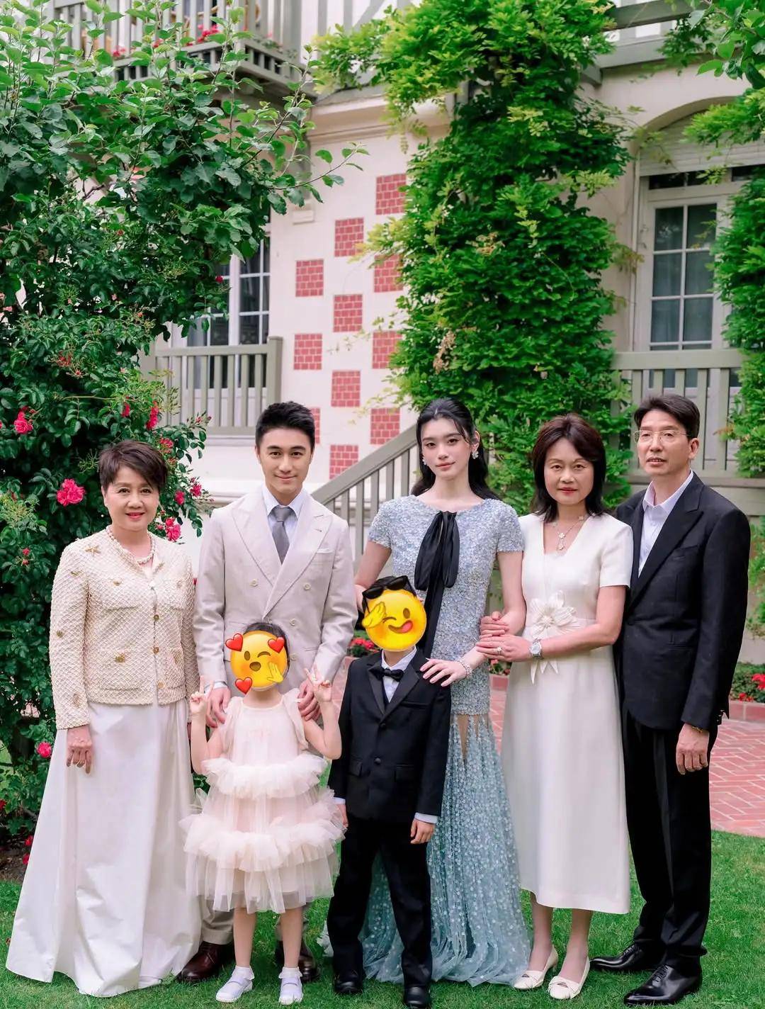 奚梦瑶戴卡地亚登Vogue封面,四太送她定情珠宝!嫁给豪门也嫁给爱情-9 奚梦瑶戴卡地亚登Vogue封面,四太送她定情珠宝!嫁给豪门也嫁给爱情
