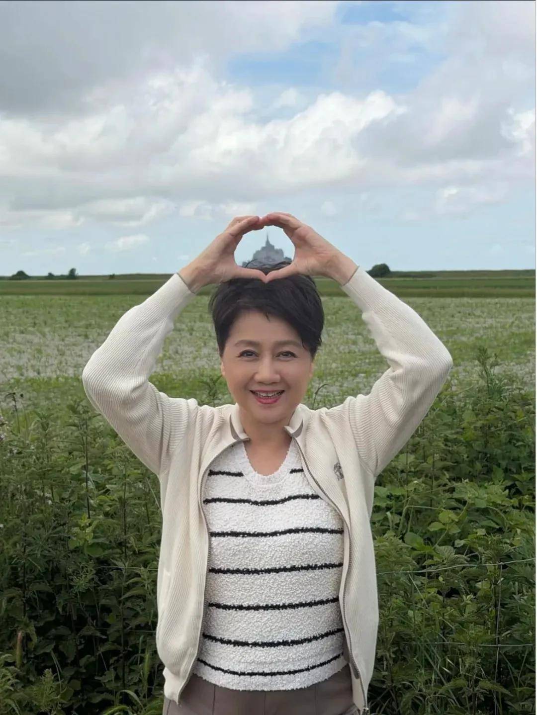 奚梦瑶戴卡地亚登Vogue封面,四太送她定情珠宝!嫁给豪门也嫁给爱情-18 奚梦瑶戴卡地亚登Vogue封面,四太送她定情珠宝!嫁给豪门也嫁给爱情