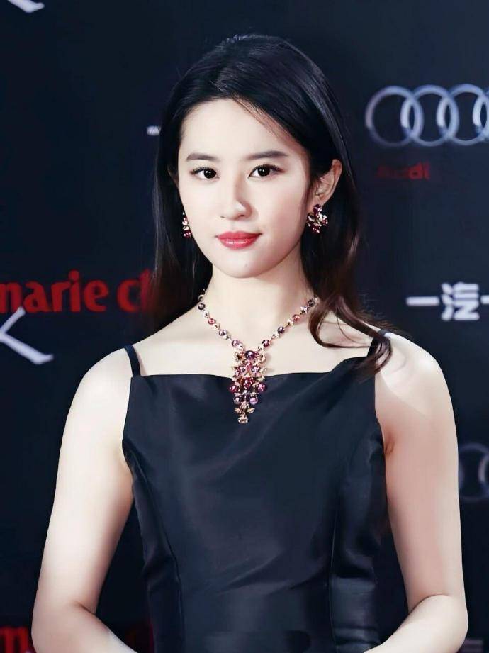 刘亦菲时尚盛典,小黑裙配宝格丽珠宝 优雅的仙女-6 刘亦菲时尚盛典,小黑裙配宝格丽珠宝 优雅的仙女
