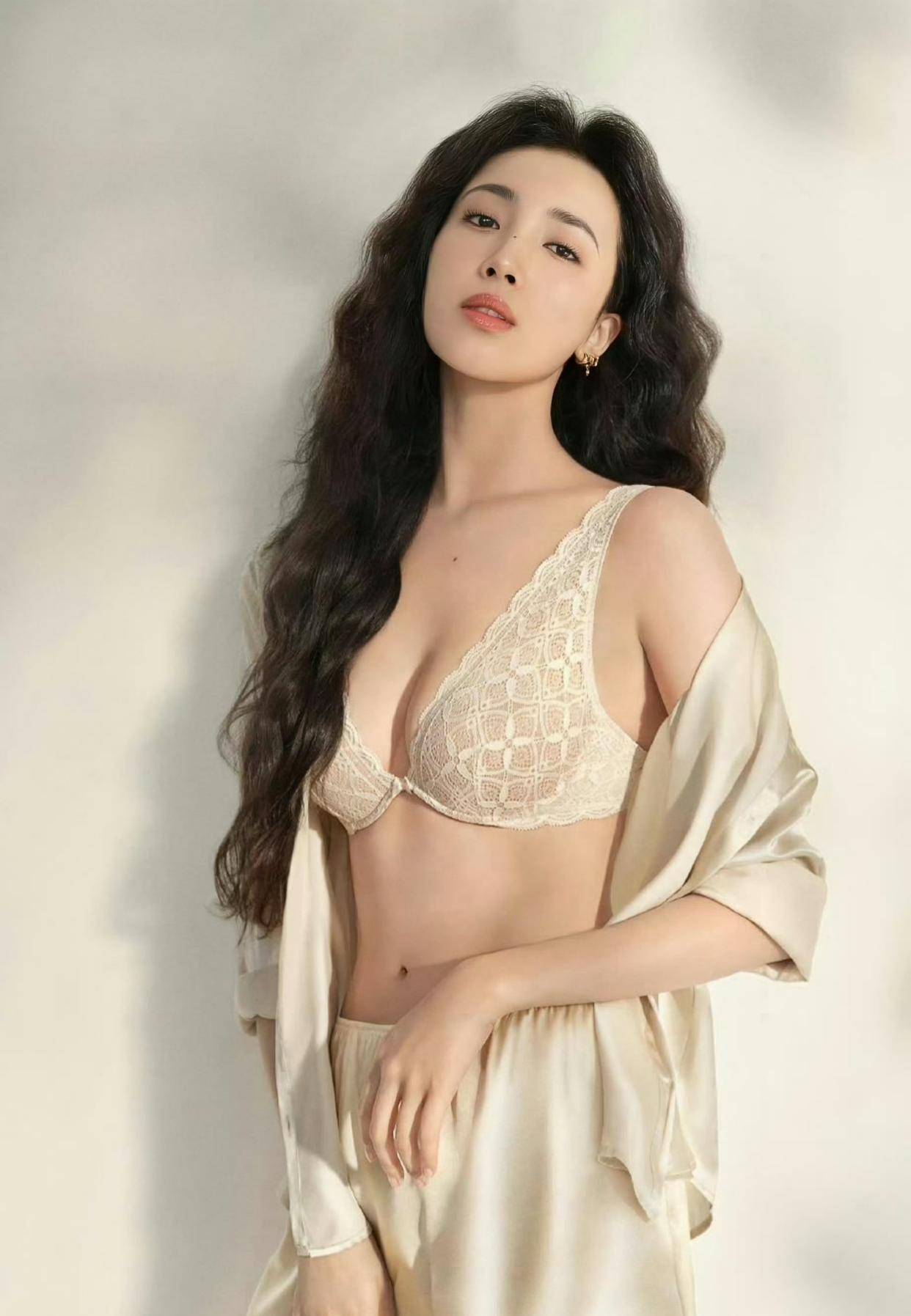 王紫璇内衣写真大片刷屏,展露饱满身段,打破清纯艺人刻板标签-2 王紫璇内衣写真大片刷屏,展露饱满身段,打破清纯艺人刻板标签