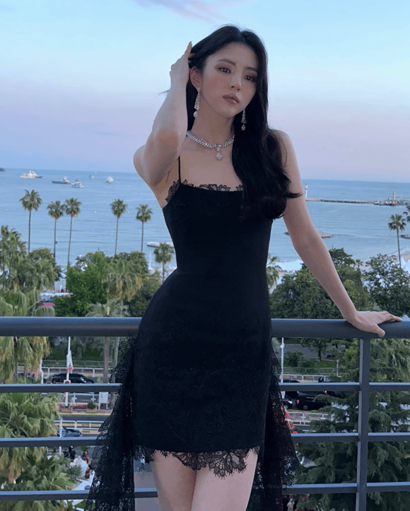 韩素希冷白皮穿搭自带清冷感,辣妹装气场全开,仙女装优雅高级-10 韩素希冷白皮穿搭自带清冷感,辣妹装气场全开,仙女装优雅高级