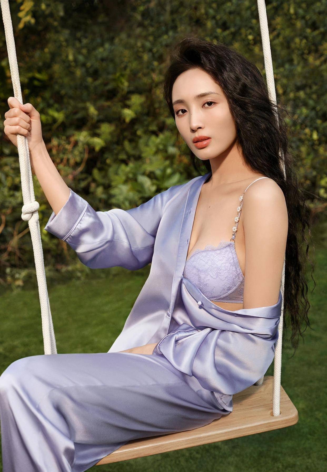 王紫璇内衣写真大片刷屏,展露饱满身段,打破清纯艺人刻板标签-6 王紫璇内衣写真大片刷屏,展露饱满身段,打破清纯艺人刻板标签