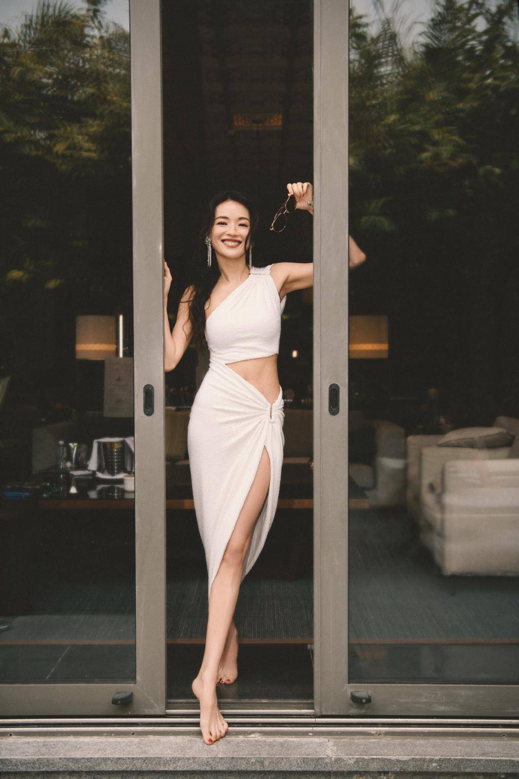 “性感女神”舒淇依然风韵不减当年，气质与御姐为味道还是太出众